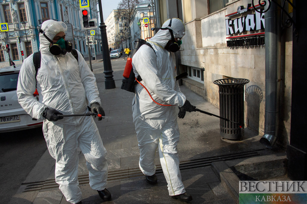 Количество новых случаев ковида в мире снизилось на четверть за неделю