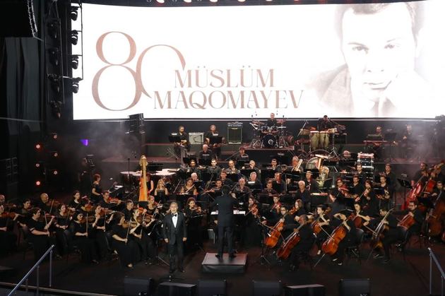 Ильхам Алиев и Мехрибан Алиева приняли участие в вечере памяти к 80-летию Муслима Магомаева