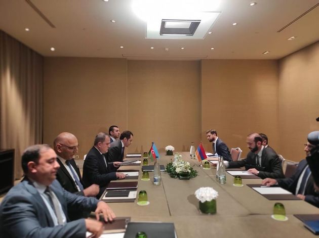 Главы МИД Азербайджана и Армении проводят встречу в Женеве