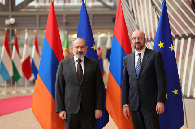 Армения обменяет мирный договор с Азербайджаном на расставание с Россией 