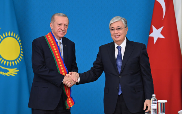 Казахстан и Турция продолжат "движение по пути вечной дружбы и братства"