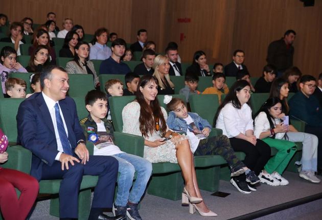 Лейла Алиева посетила Центр инклюзивного развития и творчества DOST