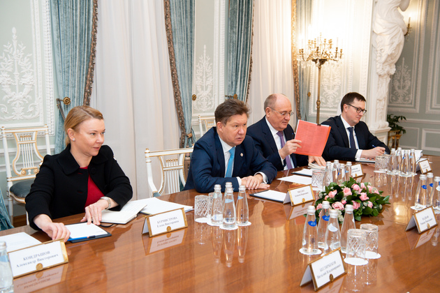 Главы "Газпрома" и SOCAR обсудили вопросы взаимодействия