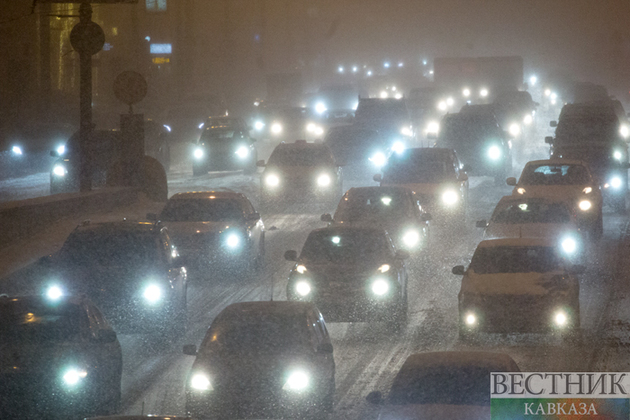 Снегопад создал в Москве 8-балльные пробки