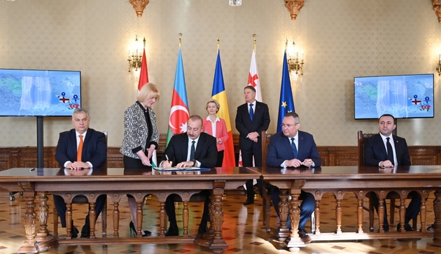Ильхам Алиев и главы Грузии, Румынии и Венгрии подписали соглашение "О стратегическом партнерстве в области развития зеленой энергетики и транспорта"