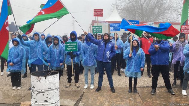 Ухудшение погоды не помешало мирной демонстрации на Лачинской дороге (ФОТО)