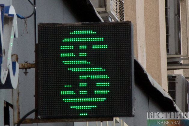 ЦБ повысил доллар почти до 70 рублей