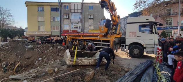 СМИ: при сносе дома в Стамбуле нашли саркофаг римской эпохи
