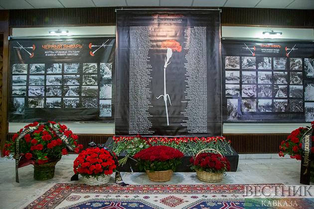 В Москве почтили память жертв "Черного января" (фоторепортаж)