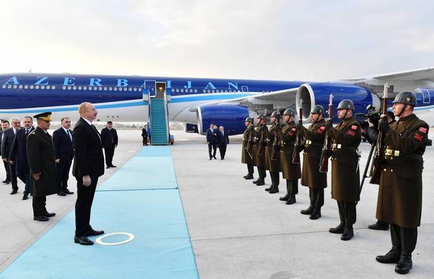 Алиев прибыл в Турцию
