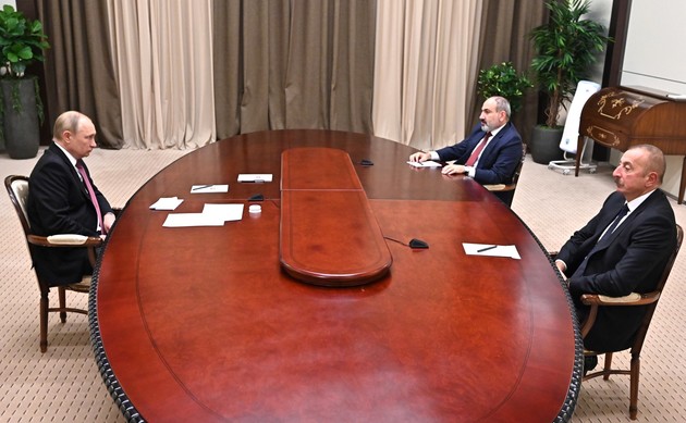 Встреча Владимира Путина с Ильхамом Алиевым и Николом Пашиняном в Сочи 26 ноября 2021 года