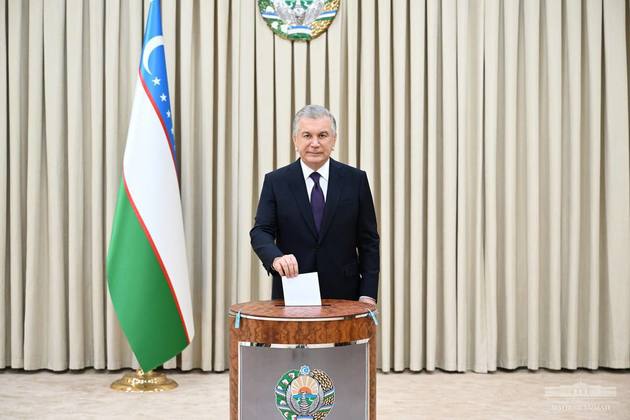 Референдум по Конституции завершился в Узбекистане