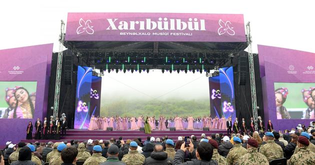 Фестиваль "Харыбюльбюль" в Шуше видно в Ханкенди