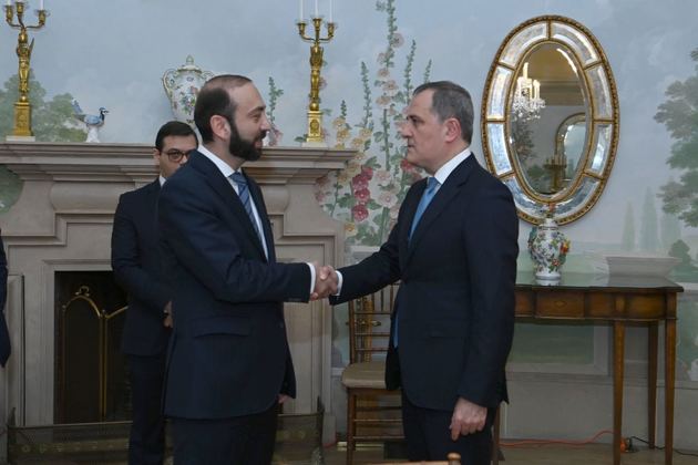 Байрамов и Мирзоян провели переговоры в Москве