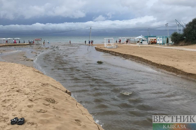 Жителям Анапы запретили купаться из-за сильного ветра