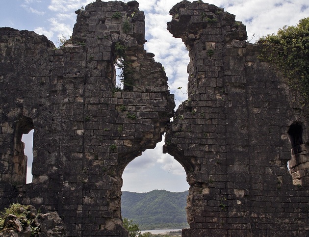 Бзыбский храм в Абхазии: 6 причин посетить руины древней базилики