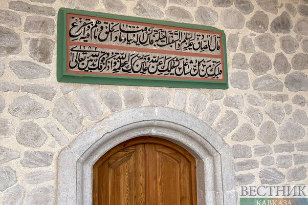 Возрожденная мечеть Йухары Говхер Ага восхищает гостей и жителей Шуши 