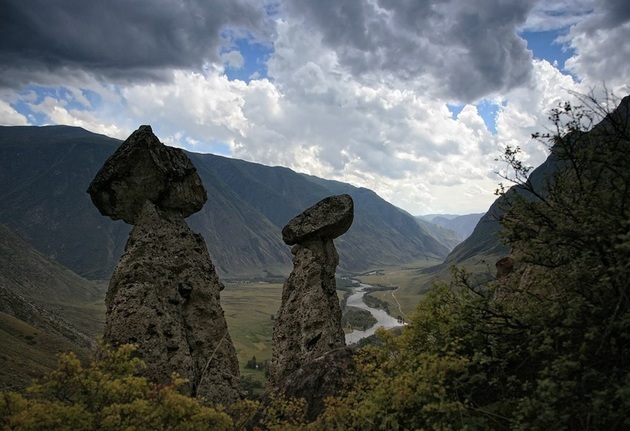 Каменные грибы на Алтае: причудливая загадка урочища Аккурум