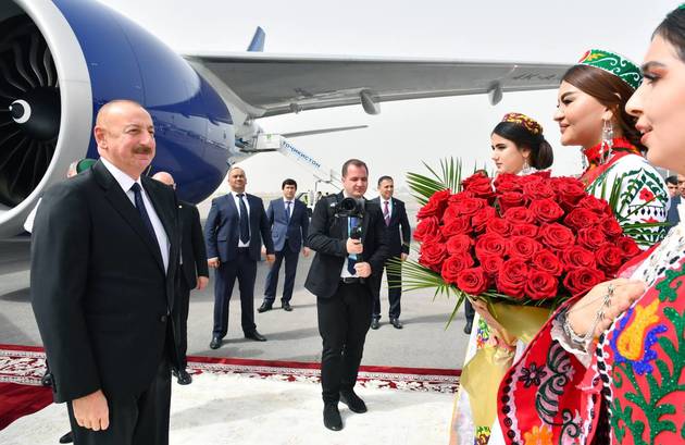 Алиев прилетел в Таджикистан