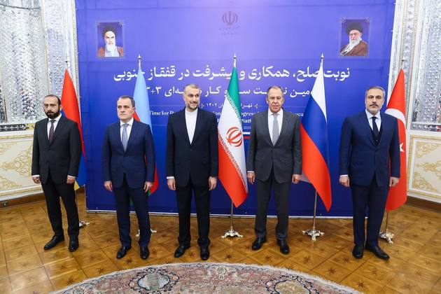 Участники встречи "3+3" подвели итоги переговоров в Тегеране