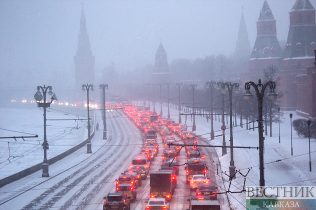 Утро воскресенья будет снежным для Москвы