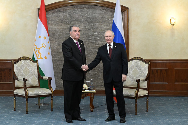 Путин вручил президенту Таджикистана орден "За заслуги перед Отечеством"