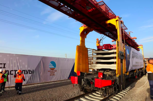 В Казахстане дали старт строительству железной дороги в Узбекистан