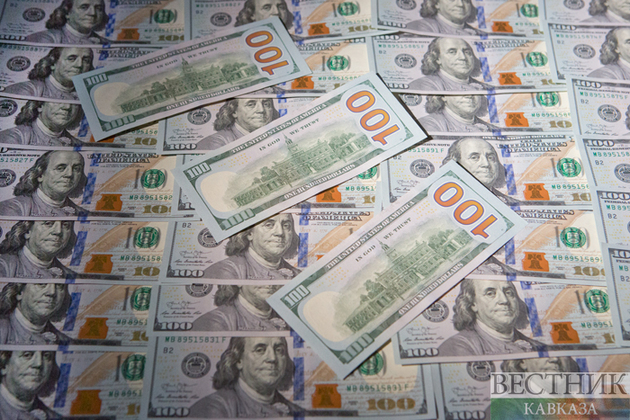 Доллар впервые за месяц превысил 93 рубля