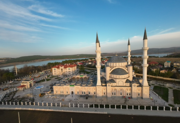 Первый намаз провели в Соборной мечети Крыма