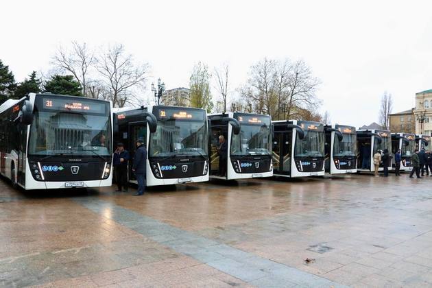 Современные просторные автобусы поступили в Махачкалу