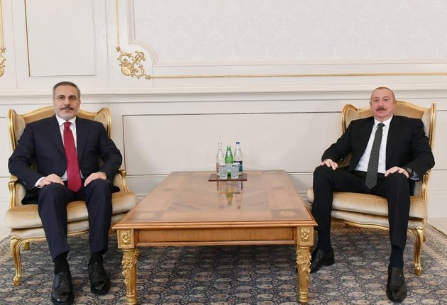 Президент Азербайджана встретился с главой МИД Турции