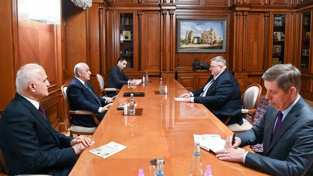Оверчук и Асадов встретились в Баку