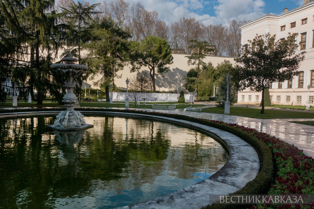 Дворец Долмабахче