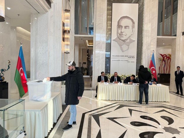 Выборы президента Азербайджана стартовали в Южной Корее и Китае