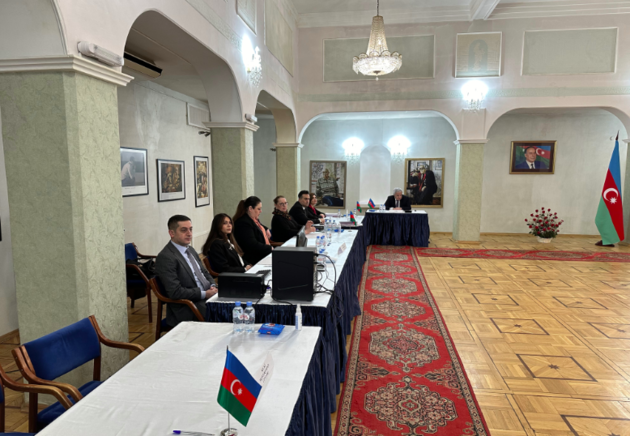 Выборы президента Азербайджана начались в России