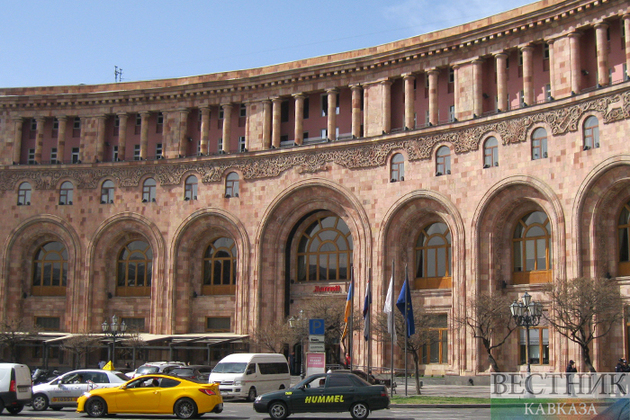 Вслед за правительством от СМИ отгородилась и мэрия Еревана