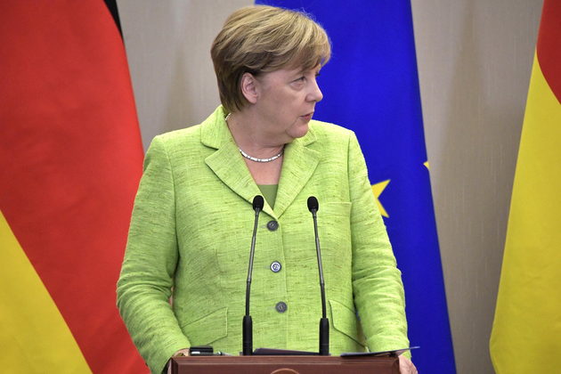 Меркель начало трясти на встрече с Зеленским