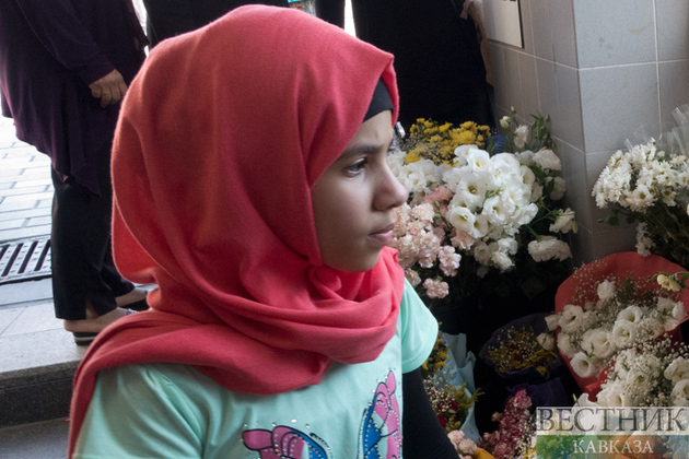Половина россиян поддерживает школьниц в хиджабах - опрос