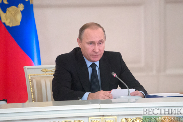 Путин: пресса и чиновники не должны идти "стенка на стенку"