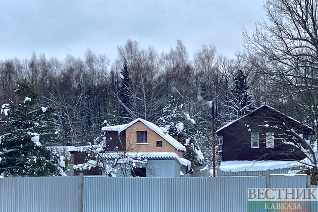 Мать оставила 4 детей в холодном доме без еды на Кубани