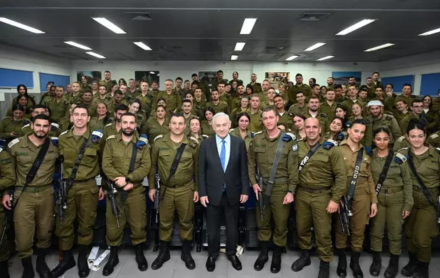 Нетаньяху и военнослужашие