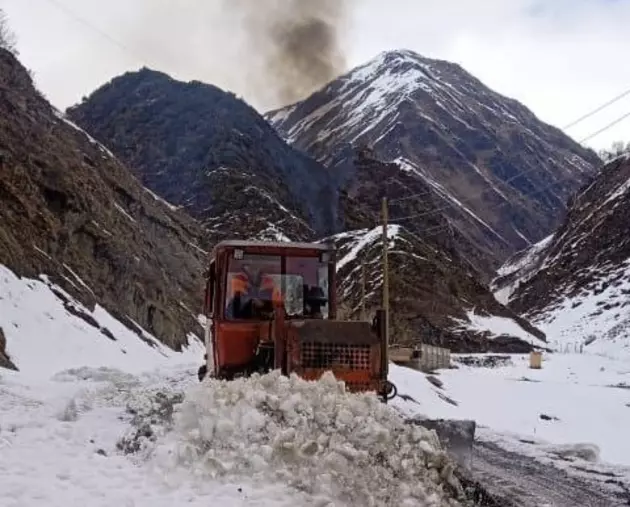 Расчистка дороги Агвали - Шаури - Кидеро от лавины 21 февраля 2024 года