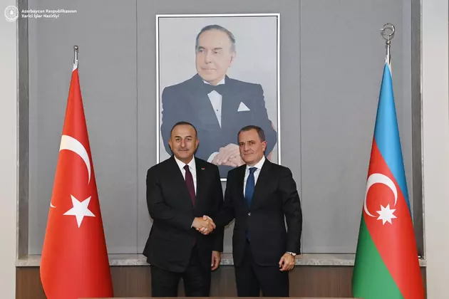 Джейхун Байрамов и Мевлют Чавушоглу обсудили союзничество Азербайджана и Турции