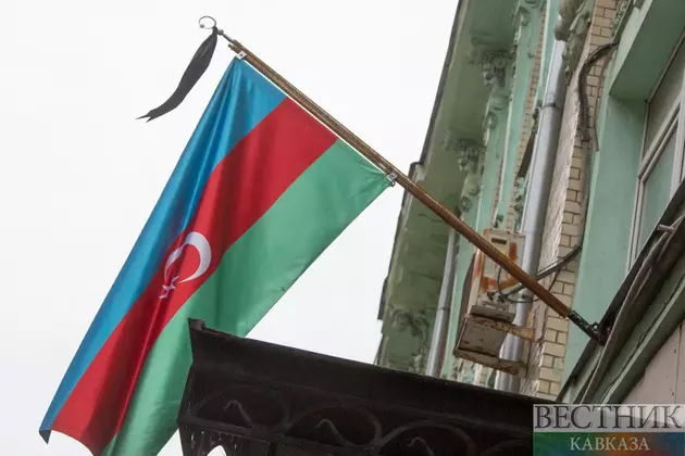 Флаг Азербайджана с траурной летой