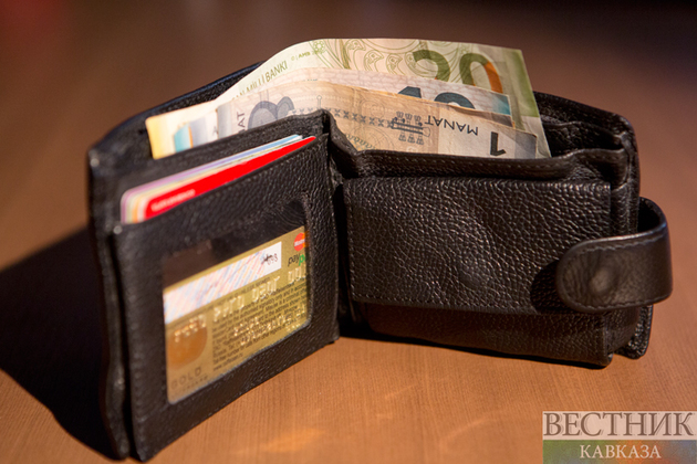 Азербайджан продолжает увеличивать заработную плату