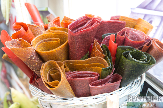 7 способов побороть тягу к сладкому: вишня, жвачка, вода...