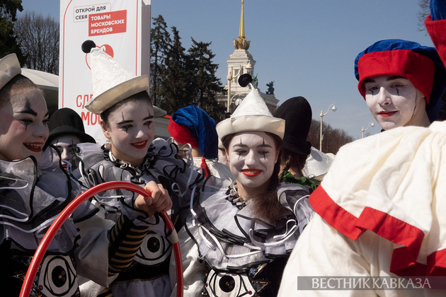 Шествие “Искусство цирка“ на ВДНХ