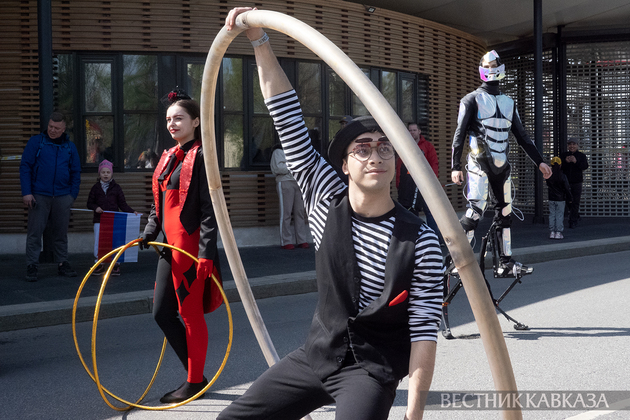 Шествие “Искусство цирка“ на ВДНХ