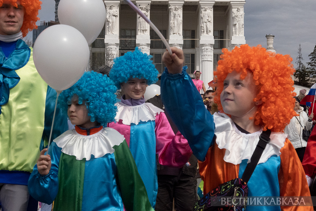 Шествие “Искусство цирка“ на ВДНХ