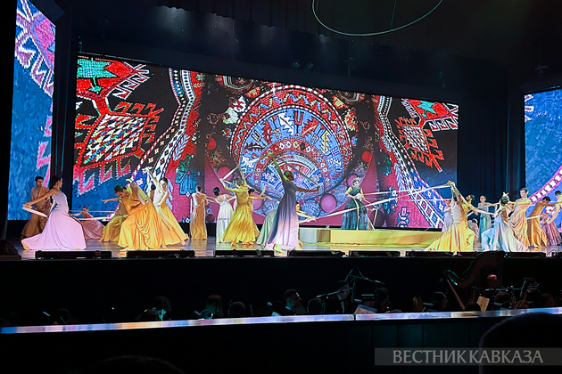 Как в Баку вели "Диалог ради мира и глобальной безопасности"